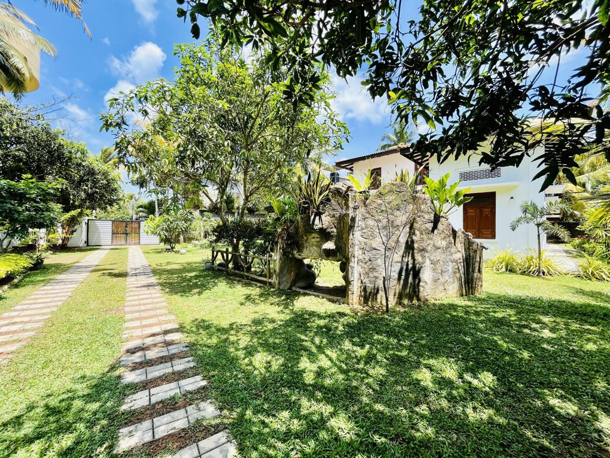 Villa Space Matara